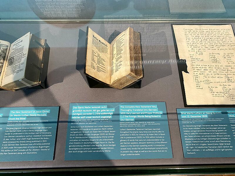 Diese Ausgabe von Luthers Neuem Testament aus dem Jahr 1524 ist noch bis 6. November 2022 auf der Wartburg zu sehen. Foto: Thomas Stern