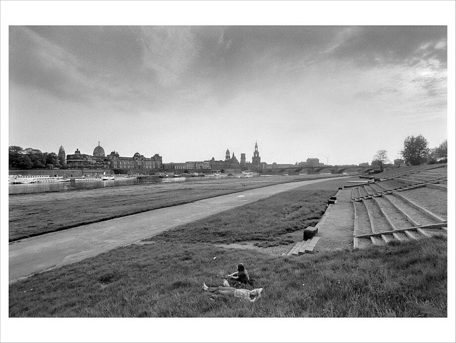 Rudi Meisel: Elbwiesen an der Dr.-Rudolf-Friedrichs-Brücke (nach 1990 Carolabrücke), Dresden, DDR, 1984, © Deutsche Fotothek/Rudi Meisel