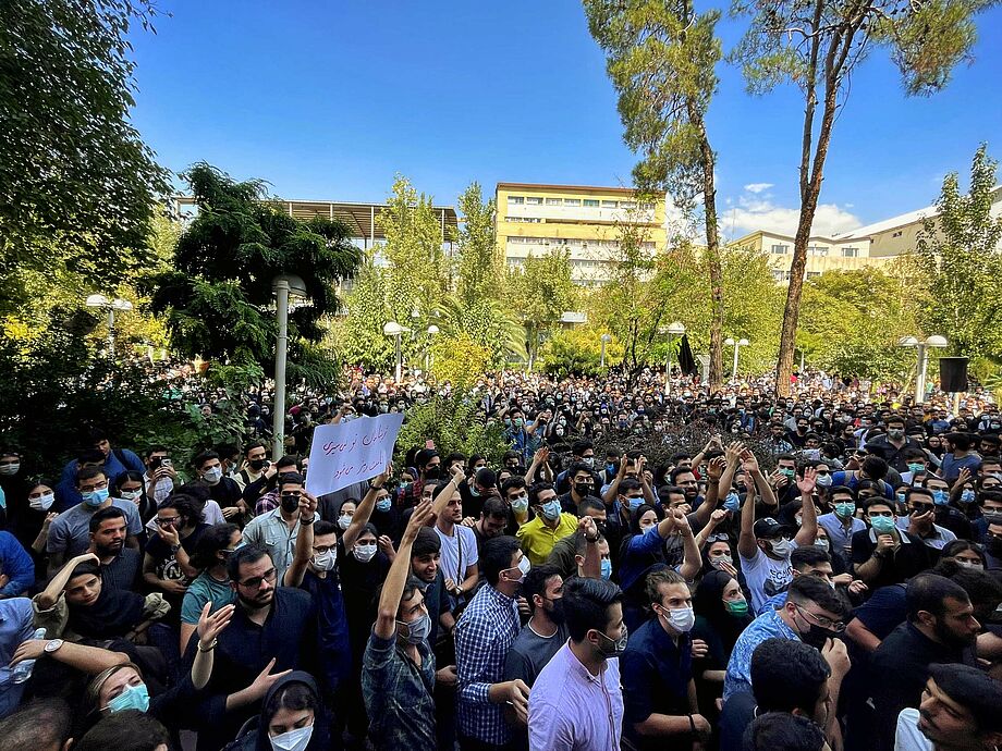 Protest an der Amirkabir-Universität für Technologie am 20. September 2022, Quelle: www.wikimedia.org